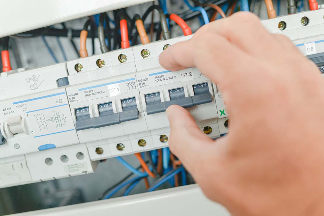 Schalt­schrank­bau bei Michael Bölz Elektroinstallationen in Schwäbisch Hall Sulzdorf